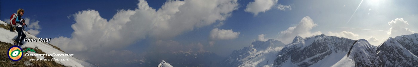 72 Panoramica dalla cima del Pizzo di Petto.jpg